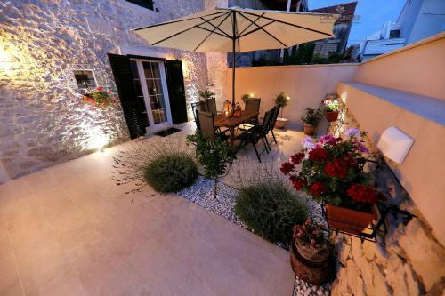 Extraordinary Villa Mari- Crowonder Group