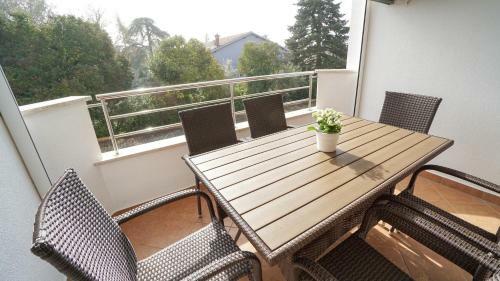 Apartment Sandy Beach Zambrattia