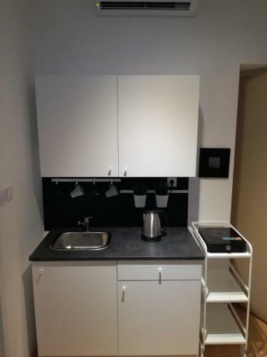 Hostal Studio Apartment Adro In The Center With Parking