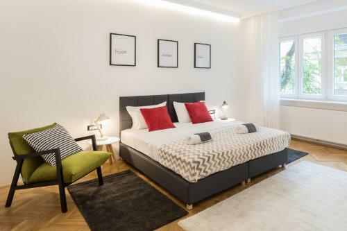 Spacious 2bdr Apartment Few Steps From City Center