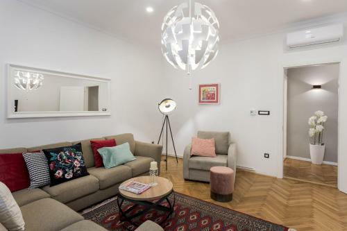 Spacious 2bdr Apartment Few Steps From City Center