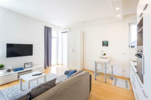 Apartamento 150sqm Main Square Apt!-4 Units-great For Groups!