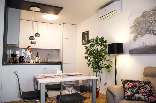 West Residence Luxury Apartment ****