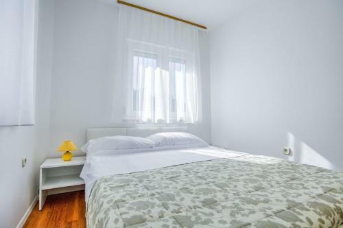 Hostal Apartments Siparis With Pool