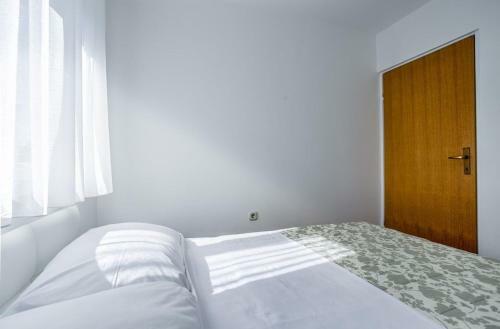 Hostal Apartments Siparis With Pool