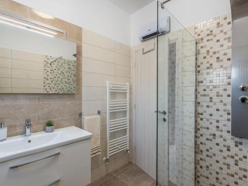 New And Modern Villa With Private Pool And Summer Kitchen In Central Istria
