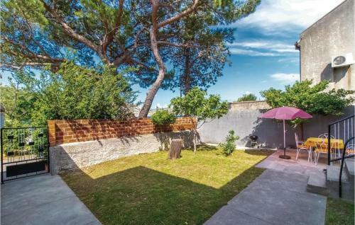 Two-bedroom Holiday Home In Bakarac