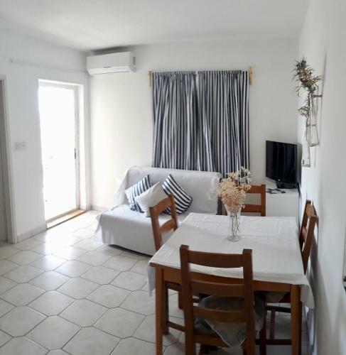 Apartment Tomi - Sea View
