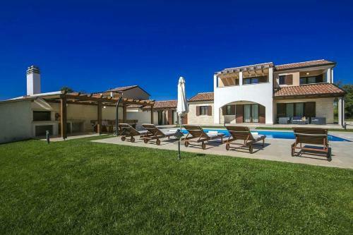 Villa Genia 2