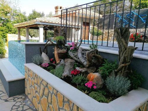 Apartment Roko With Private Swimming Pool