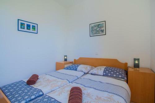 Hostal Beautiful Beachfront Apartments Komesic