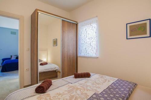 Hostal Beautiful Beachfront Apartments Komesic
