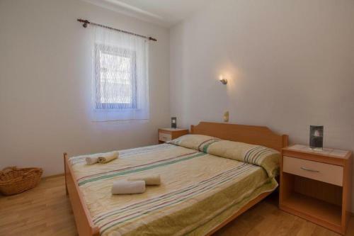 Hostal Beautiful Beachfront Apartments Komesic