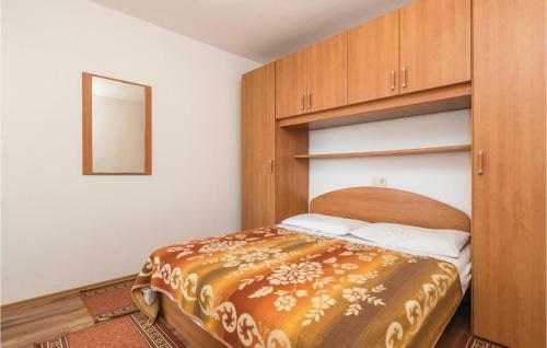 Two-bedroom Apartment In Banjol