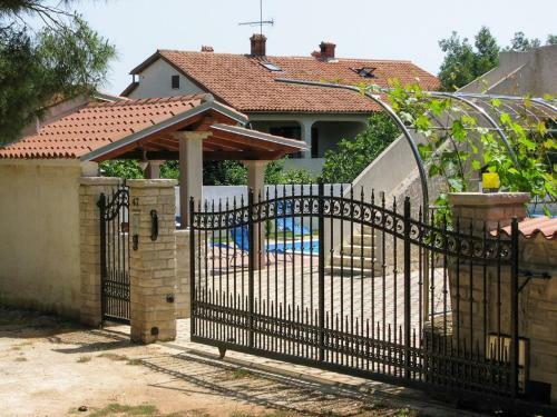 Hostal Apartments Biserka In Banjole