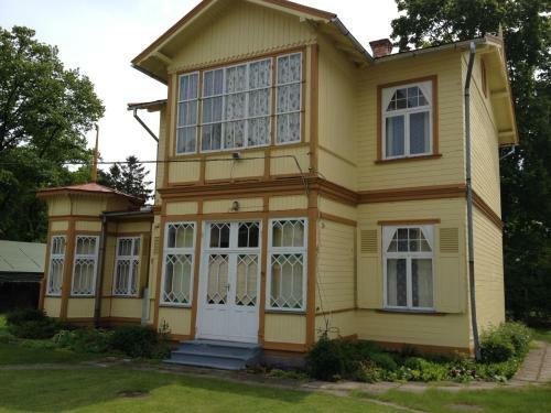 Hostal Guesthouse Airava