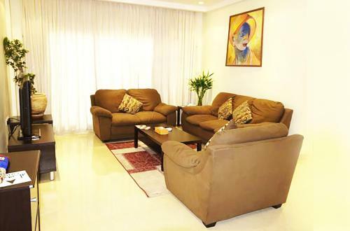 Leaders Plaza Apartments