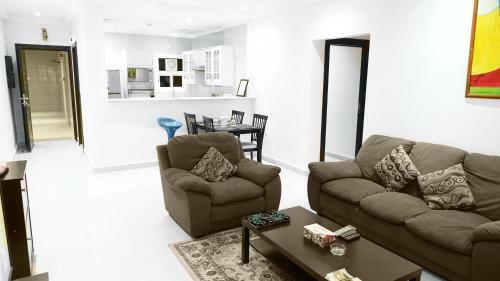 Leaders Plaza Apartments