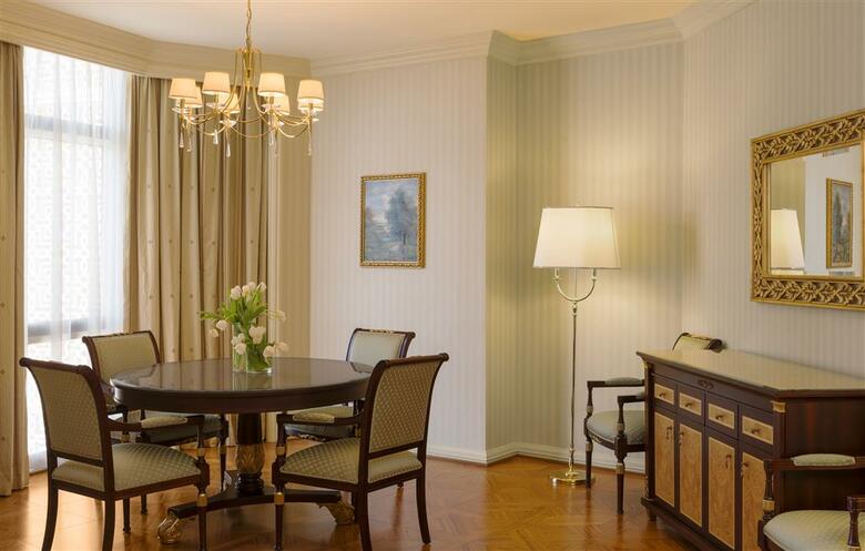 Sheraton Kuwait, A Luxury Collection Hotel