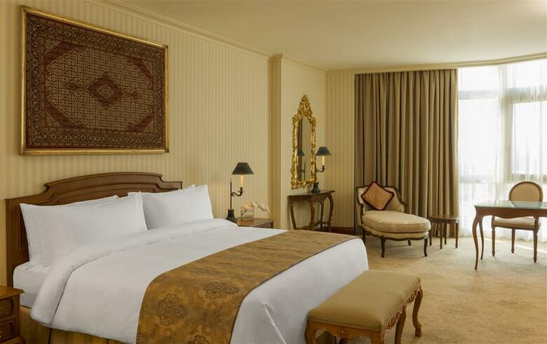 Sheraton Kuwait, A Luxury Collection Hotel