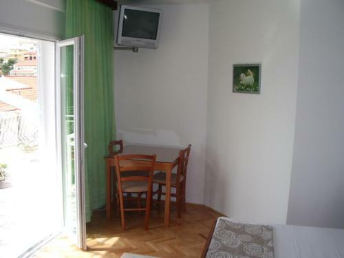 Apartments Josip - 150m From Beach