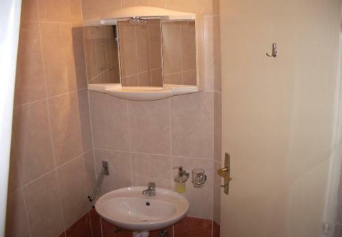 Apartments Josip - 150m From Beach