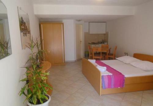 Apartments Josip - 150m From Beach