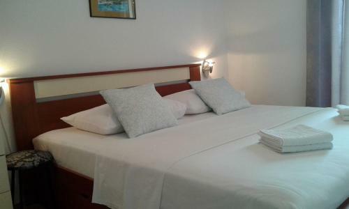 Apartments Josip - 150m From Beach