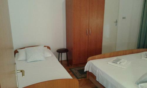 Apartments Josip - 150m From Beach