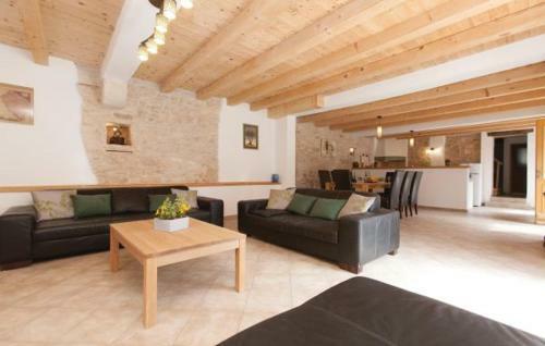 Villa 704