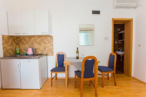 Apartments Bravo - 100m From Beach
