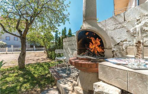 Three-bedroom Apartment In Biograd