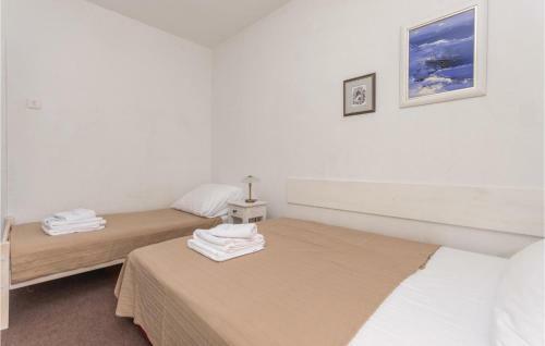 Three-bedroom Apartment In Biograd