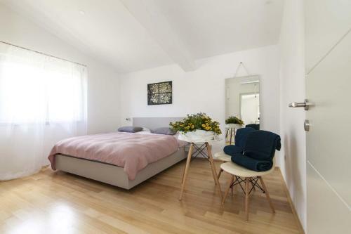 Beautiful Villa B&b, In Dalmatia, With A Pool