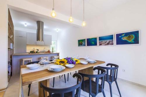 Beautiful Villa B&b, In Dalmatia, With A Pool