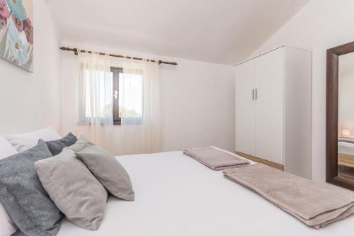 Apartment Quartz