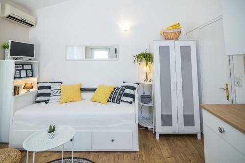 Beautiful Apartments With Balcony In Central Biograd - Bnm 2