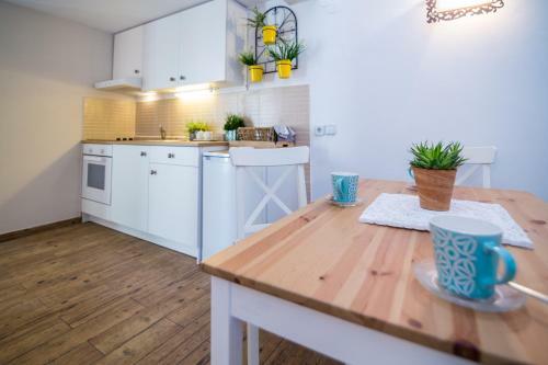 Beautiful Apartments With Balcony In Central Biograd - Bnm 2