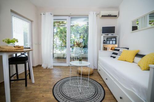 Beautiful Apartments With Balcony In Central Biograd - Bnm 2