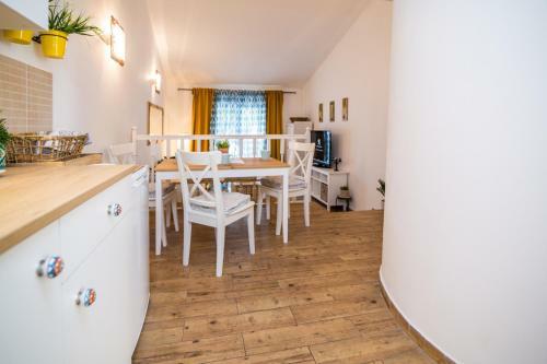 Beautiful Apartments With Balcony In Central Biograd - Bnm 2