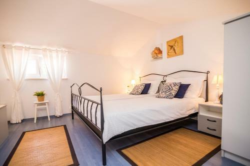 Beautiful Apartments With Balcony In Central Biograd - Bnm 2
