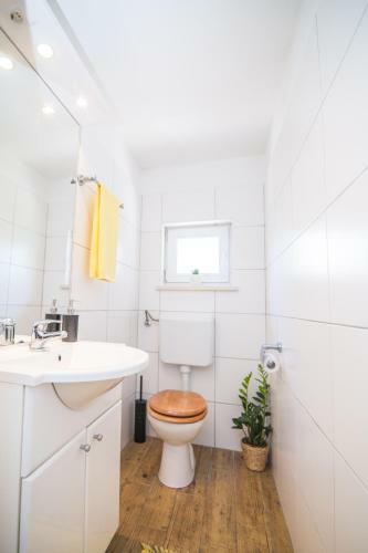 Beautiful Apartments With Balcony In Central Biograd - Bnm 2