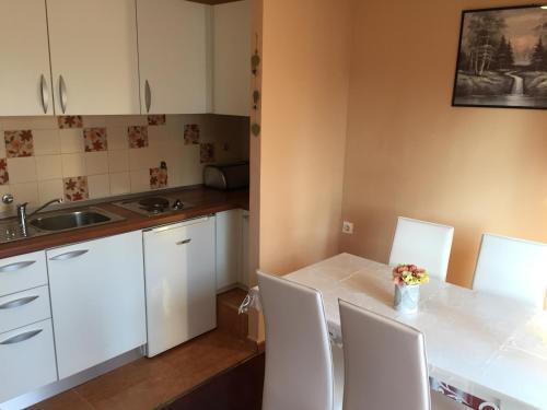 Beautiful Apartments With Balcony And Garden - Bnm 2
