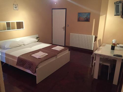 Beautiful Apartments With Balcony And Garden - Bnm 2