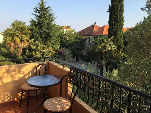 Beautiful Apartments With Balcony And Garden - Bnm 2