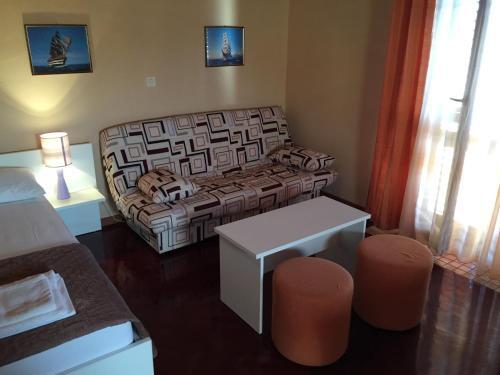 Beautiful Apartments With Balcony And Garden - Bnm 2