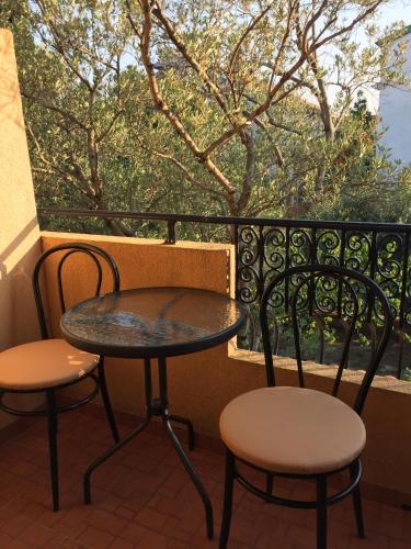 Beautiful Apartments With Balcony And Garden - Bnm 2