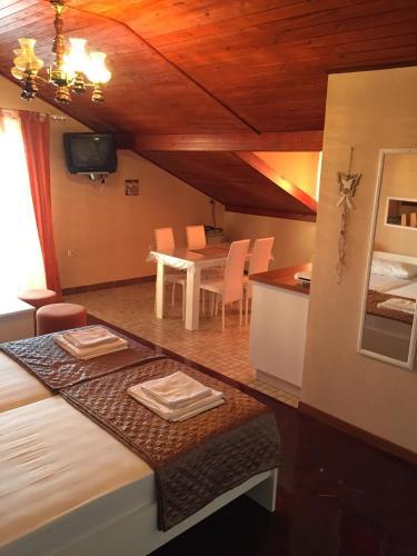 Beautiful Apartments With Balcony And Garden - Bnm 2