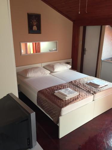 Beautiful Apartments With Balcony And Garden - Bnm 2