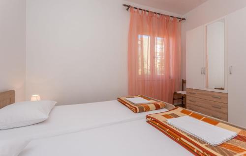 Apartments Mactra